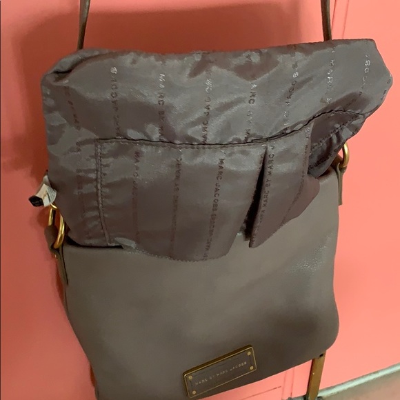 NWOT Marc Jacobs gray cross body/shoulder handbag - Picture 7 of 8